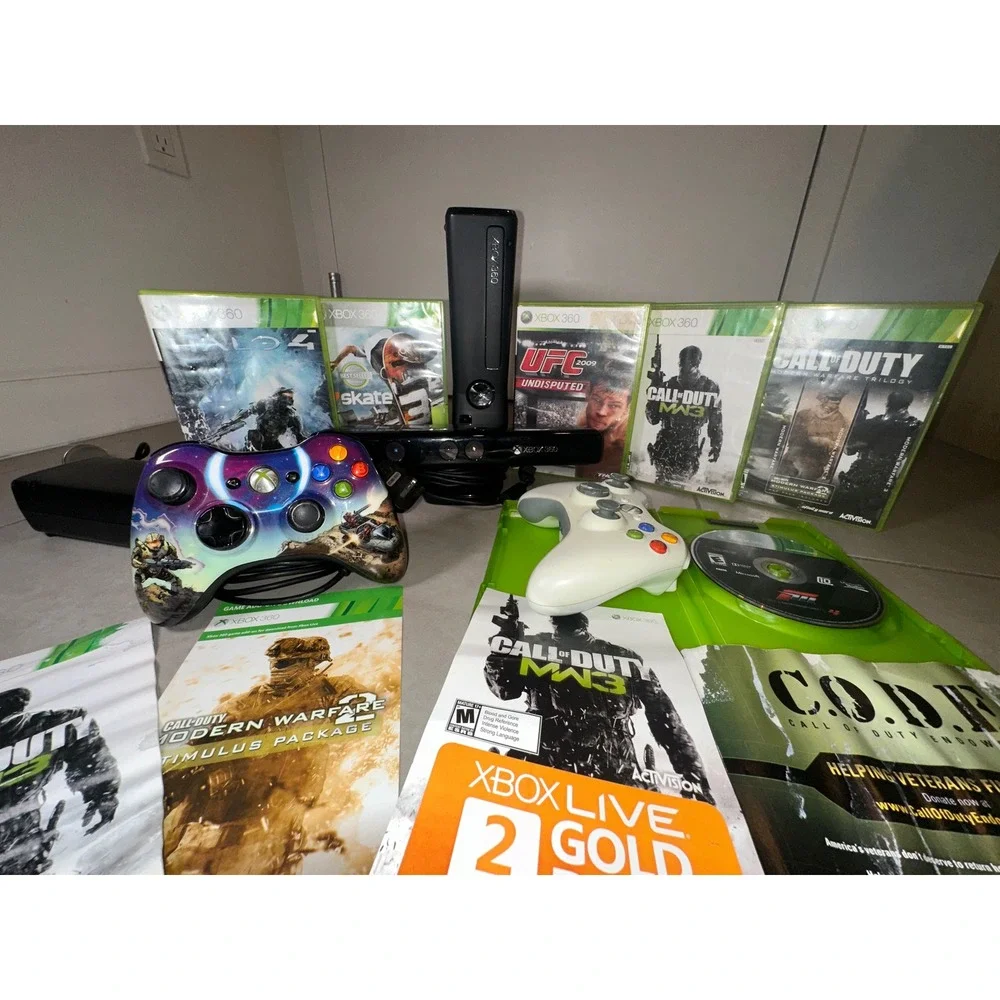 Xbox 360 S 1439 Console Bundle Games & Spartan Controller Call Of Duty Skate UFC